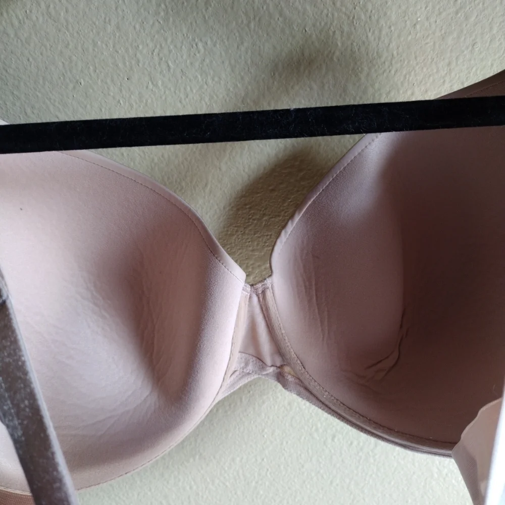 Paramour Women's Nude Lightly Padded Underwire Bra Sz 40DDD- Adjustable Strap